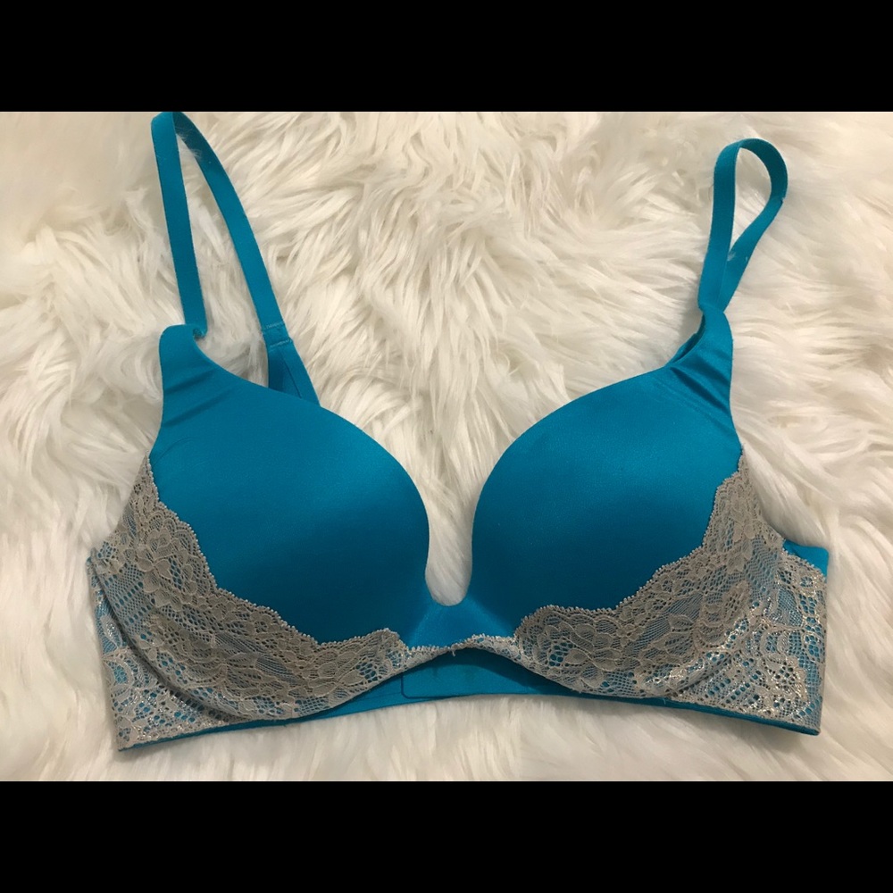 ✨Price drop! Blue/gold Victoria’s Secret Bra (32C)